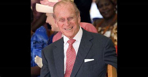 Alors qu'il n'a que 18 mois, sa famille est contrainte à l'exil. Des nouvelles du Prince Philip, époux de la Reine d ...