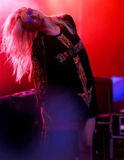 Taylor Momsen Performing At Rocklahoma In Pryor May 2014 Celebmafia