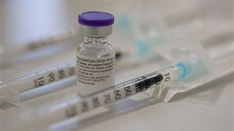 Januar 268.125 impfdosen geliefert bekommen. Coronavirus in Baden-Württemberg: Apotheken sehen Probleme ...