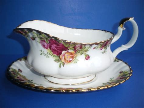 Bone China England Old Country Roses Gravy Boat Under Tray China Cups And Saucers Country