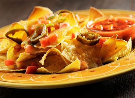 How To Make Nachos With Your Favorite Toppings