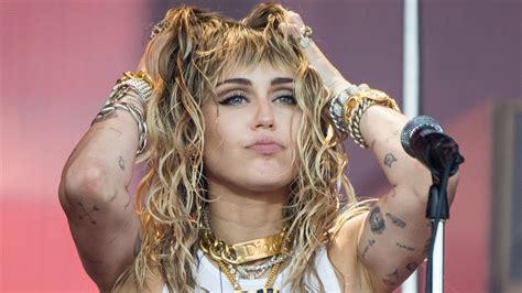 Miley cyrus in 2020 miley cyrus tongue miley cyrus photoshoot miley cyrus. Miley Cyrus Gets Modern Mullet Haircut — Photos | Allure