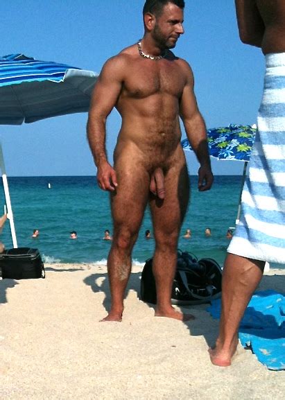 Tus Hombres Desnudos En La Playa