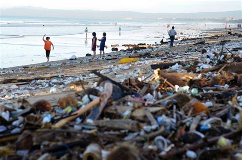 Indonesia Vows To Tackle Marine Pollution