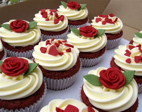 It just takes a little patience. Jessica's Wedding Cupcakes | from the sweet kitchen