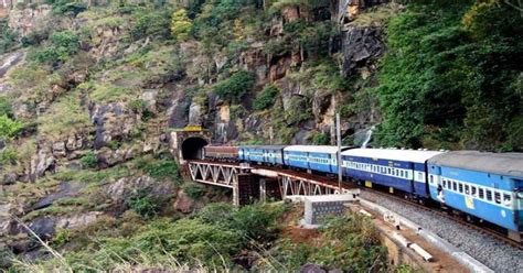 Longest Train Routes In India नदियों के ऊपर से कहीं सुरंग के भीतर से