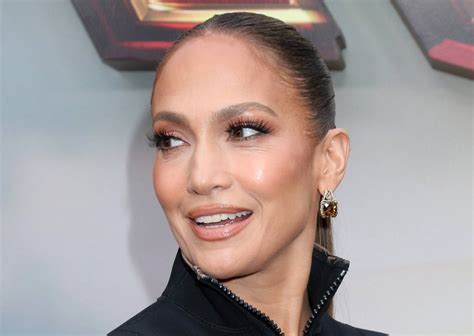 Jennifer Lopez Rocks Low Cut White Tank And Fur Jacket While Dancing To