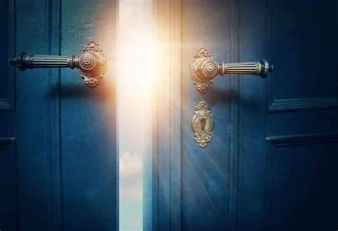 الباب المفتوح في المنام وتفسير حلم باب الشقة مفتوح تفسير الاحلام