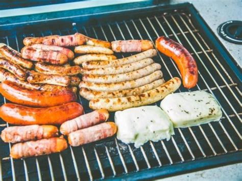How To Grill Brats The Ultimate Guide Milehighgrillandinn