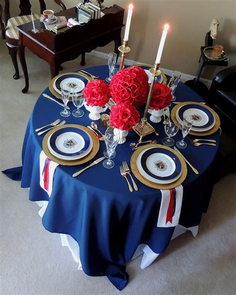 The photo booth props are really cool!! Memorial Day Table Themes - LinenTablecloth