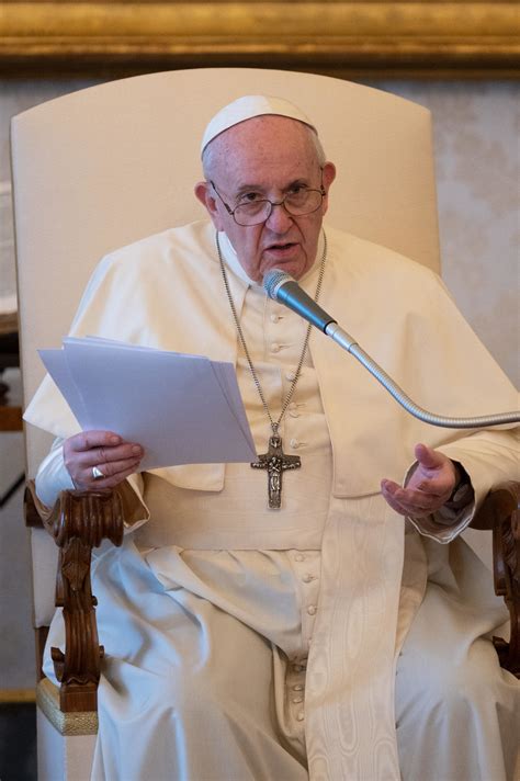 Papa Francesco I Più Bisognosi Vivono Nella Carenza Materiale Spesso