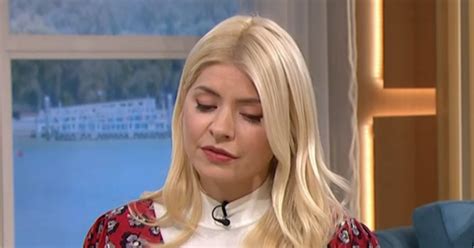 This Morning S Holly Willoughby Caught By Fake Delivery Text Scam As She Warns Fans