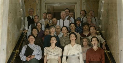 Μίλησε για το ντουμπάι και για τη συγγένειά της με τη μαρία λεκάκη. Ουζερί Τσιτσάνης: λαμπερή πρεμιέρα για την ταινία του ...
