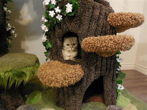 Realistic Cat Tree By The Hollywood Kitty Company Cool Cat Trees Cat
