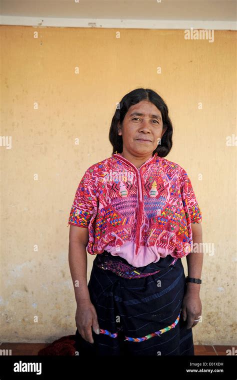 Mujer Maya En Nahual Solol Guatemala Fotograf A De Stock Alamy