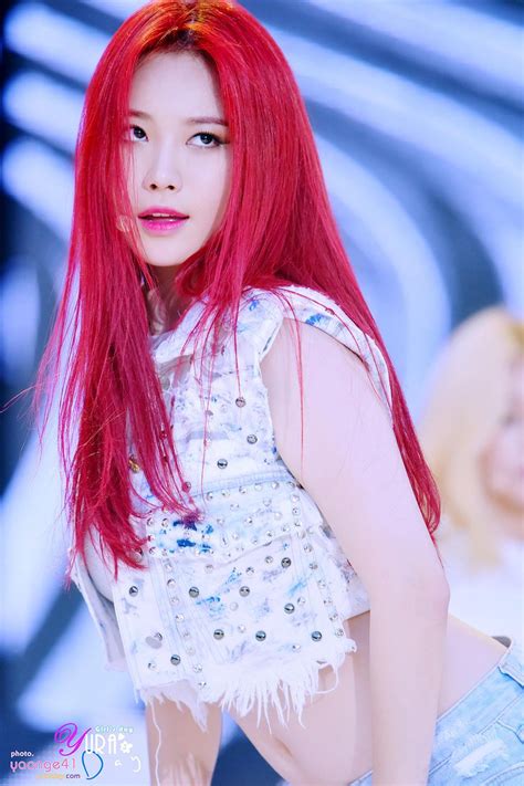 Fans Mention That This Idol Looks Gorgeous With Red Hair Daily Korean Showbiz News
