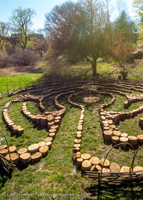 Building Labyrinths — Discover Labyrinths