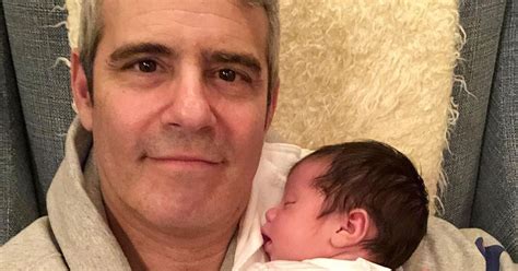 Andy Cohen Présente Bébé à Kelly Ripa Jimmy Fallon Et Plus Crumpe