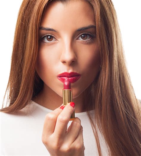 5 Best And Worst Lipstick Shades For Making Your Teeth Look Whiter