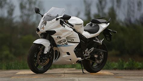 2020 popular 1 trends in automobiles & motorcycles with gt 650r hyosung and 1. Hyosung Bikes Price in India - New Hyosung Models 2020 ...