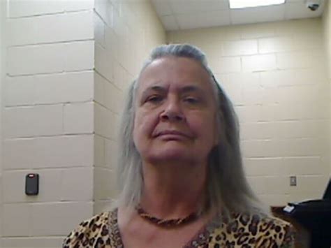 Debra Bear Weeks Sex Offender Or Predator In Sneads Fl 32460 Fl50754