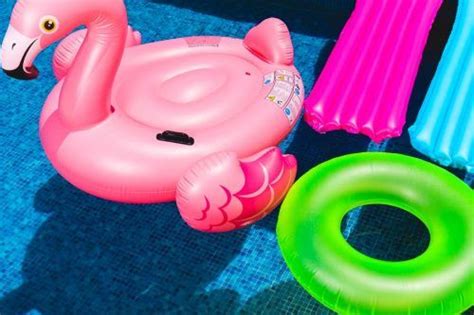 6 Popular Pool Floats To Have A Really Great Summer