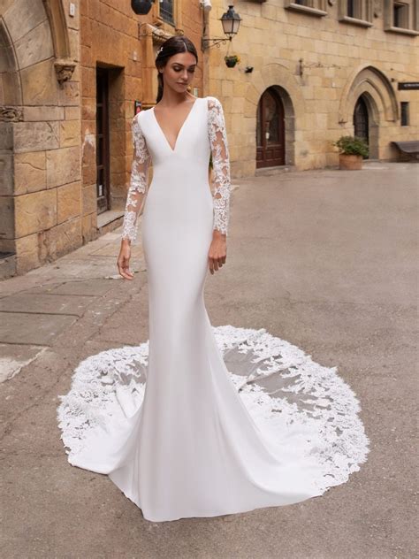 Great Long Sleeve Wedding Dress Of All Time Learn More Here Blackwedding1