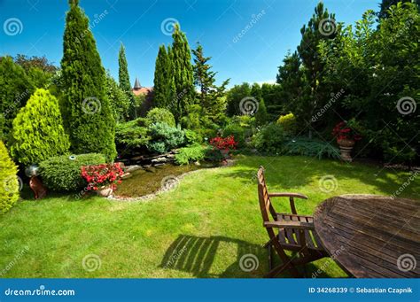 Landscaped Garden In Summer Stock Image Image Of House Lawn 34268339