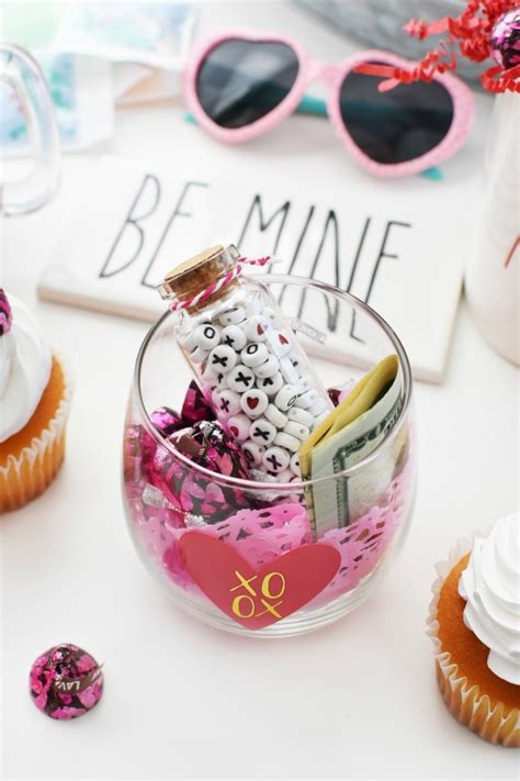 Valentine's day is kind of a big deal! Cute Homemade Valentines Day Gift Ideas ( Inexpensive and ...