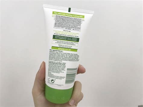 Review Sữa Rửa Mặt Simple Moisturizing Facial Wash Thư Hồ