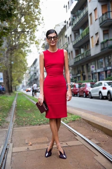 How To Dress Like An Italian Bombshell Stylecaster Italian Chic