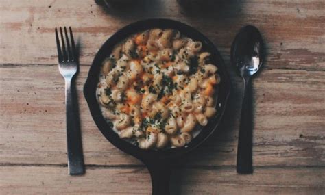 Recetas de macarrones con tomate y muchas más recetas de macarrones con tomate. Receta De Macarrones Con Queso Al Microondas🥗 - Como Cocinar
