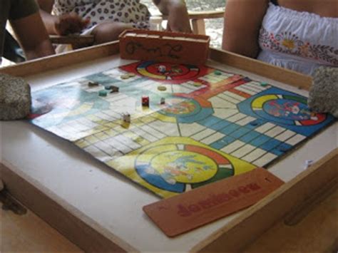 Los juegos infantiles folklore dominicano. El Cuartico del Pops: El juego de Parchis