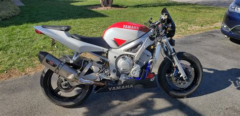 Yamaha R6 Street Fighter