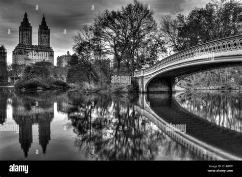 Bow Bridge Central Park New York City Stock Photo Alamy