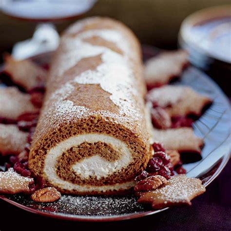 Gingerbread Roll With Cinnamon Cream Recipe