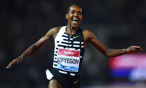 Faith Kipyegon runs 1500m World Record — Rekortan Tracks