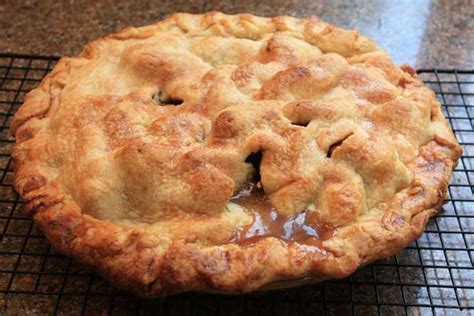 The pie has a buttery and flaky crust to tantalize your taste buds. Our Favorite Homemade Apple Pie | Marin Mommies