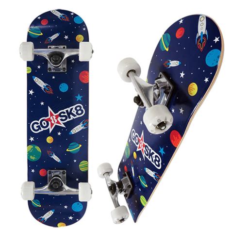 Sep 10, 2020 · トリックをきめて遊ぶだけでなく、最近ではファッションアイテムとしても流行っているスケートボード。spitfire・independent・bakerなど様々なメーカーのものがあり、コンプリートデッキにするか自分で組み立てて使うかなどたくさんの選択肢があります。また、価格も様々で初心者の方には何を. 子供用 スケートボード ゴースケート GO SK8 27インチ キッズ ...