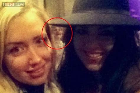 Ghost Photobombs Selfie A Selfie Clicked By Two Girls At A Bar Went Viral When People Noticed A