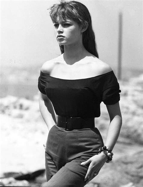 French Actress Brigitte Bardot And Her Famous 20ins 50 8cm Waist 1955 Oldschoolcool