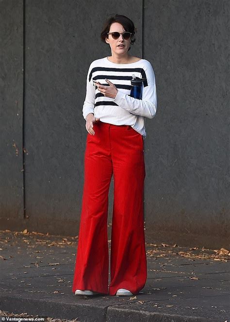 Phoebe Waller Bridge Catches The Eye In Scarlet Flared Trousers Beauty Clothes Flare Trousers