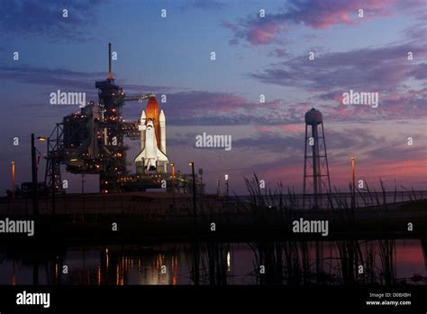 The Space Shuttle Discovery Sits Atop Launch Pad 39b Stock Photo Alamy