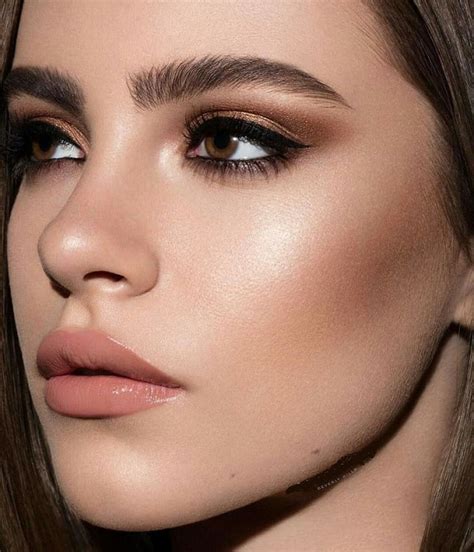 45 Chic Makeup For Brown Eyes Thatll Brighten Your Look Sheideas