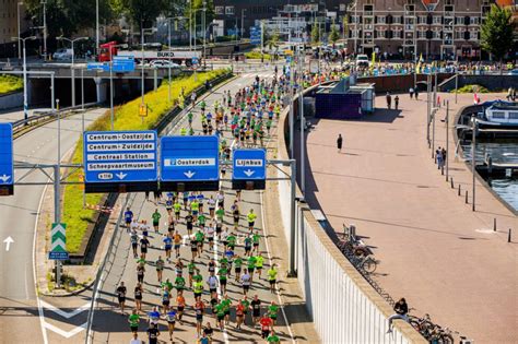 Topveld Amsterdam Marathon Gepresenteerd Op Unieke Locatie In Het Rijksmuseum Runningplus Nl