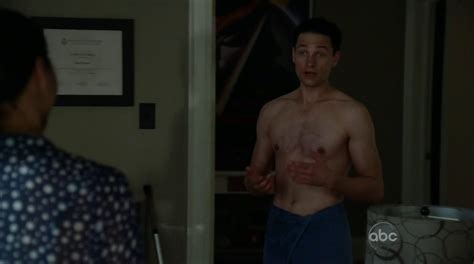 Gregory Smith Shirtless In Rookie Blue S3e04 Shirtless