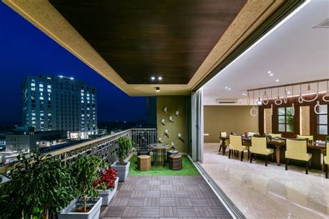 10 Bedroom Luxury Apartment In Mumbai Contemporary Balcony Mumbai