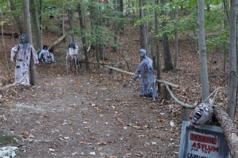 Haunted Trail Ideas Spooky Halloween Decorations