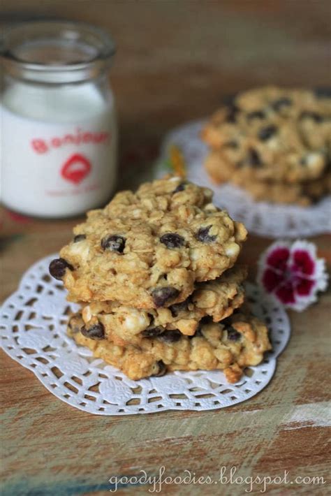 Where does molasses come from? GoodyFoodies: Recipe: Choc Oatmeal Cookies (Bill Granger)