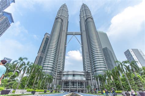 Kl Petronas Twin Tower Admissions One Way Transfer Kkkl Travel And Tours